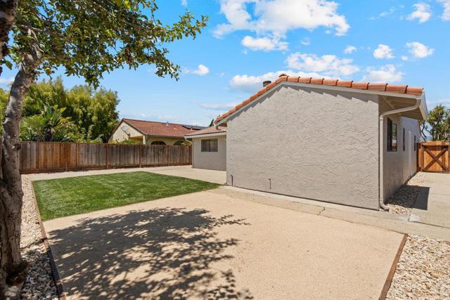 79 Meadow Terrace, Watsonville CA: https://media.crmls.org/mediaz/3fccc9a6-0f79-4519-919f-71d512fe4cc6.jpg