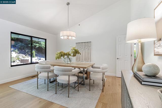 38 Sanders Ranch Rd, Moraga CA: https://media.crmls.org/mediaz/3fcd271a-f56b-455f-b285-7d7f34a09d99.jpg