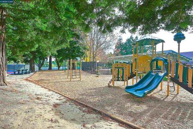 1320 Strawberry Court, Danville CA: https://media.crmls.org/mediaz/3fcd3076-ca9a-4450-b91c-6ec260a5cbf5.jpg