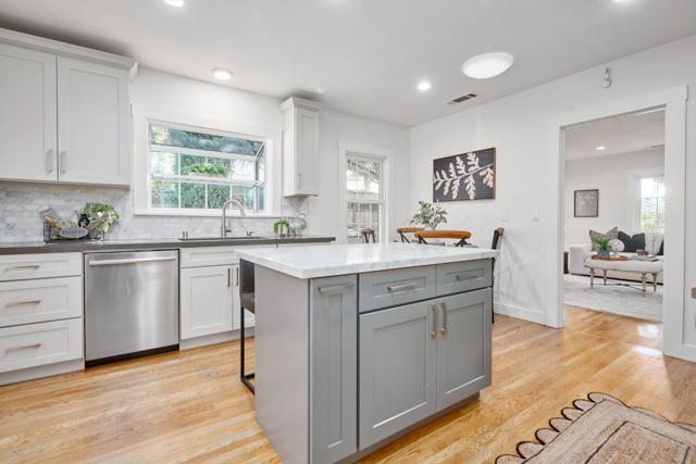 767 Calderon Avenue, Mountain View CA: https://media.crmls.org/mediaz/3fcd37ed-9c29-4689-b338-eef641d603df.jpg