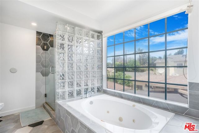 2481 S Bundy Drive, Los Angeles CA: https://media.crmls.org/mediaz/3fcefd66-882b-4d7c-8543-4b21e406db81.jpg