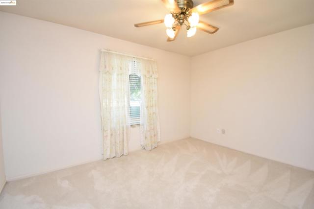 3124 Estate Dr, Stockton CA: https://media.crmls.org/mediaz/3fcf0d67-b841-4558-b1e9-aae46e3974c4.jpg
