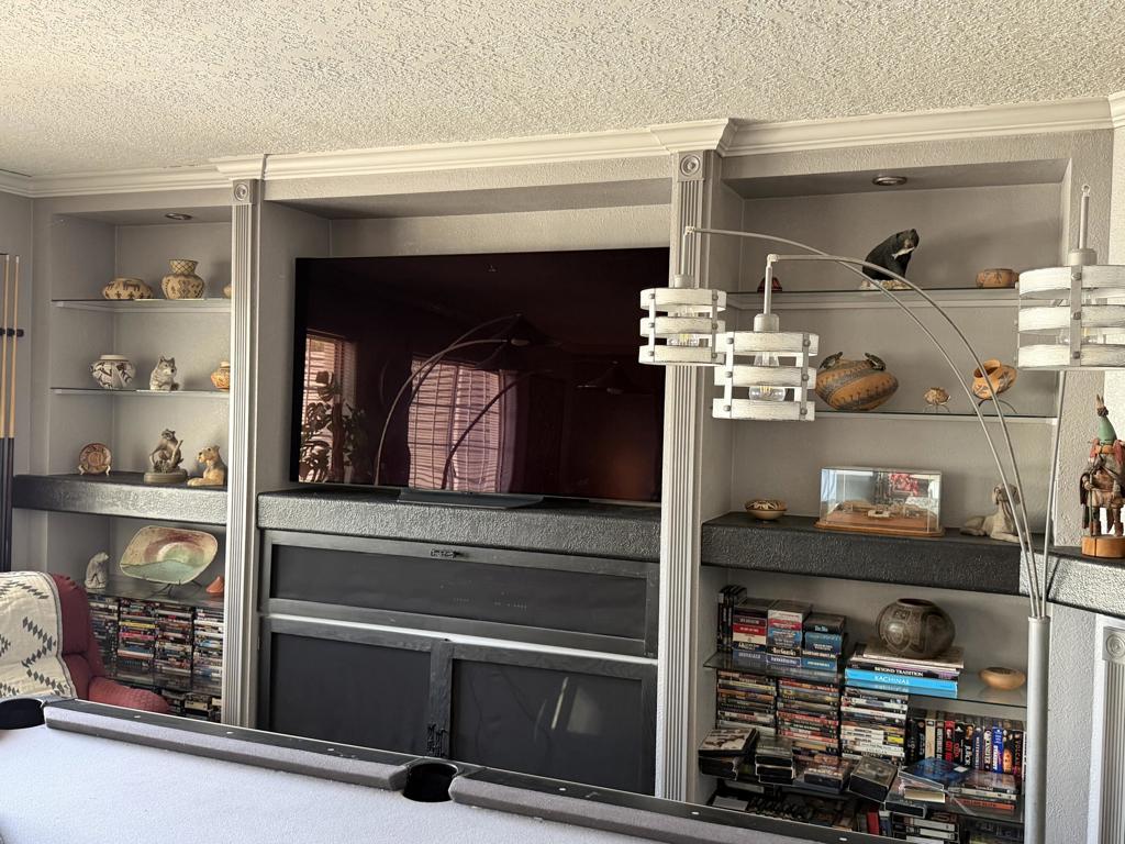 https://media.crmls.org/mediaz/3fcf66af-5cfa-464e-8e55-44ce285df8c3.jpg?preset=X-Large