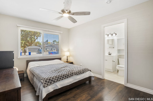 8365 Lake Adlon DR, San Diego CA: https://media.crmls.org/mediaz/3fcff9a9-980b-4fcf-8351-d351a4169907.jpg