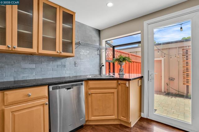 1430 Tampico Pl, Walnut Creek CA: https://media.crmls.org/mediaz/3fd09da4-ff09-4a80-916e-101257c1c3e5.jpg