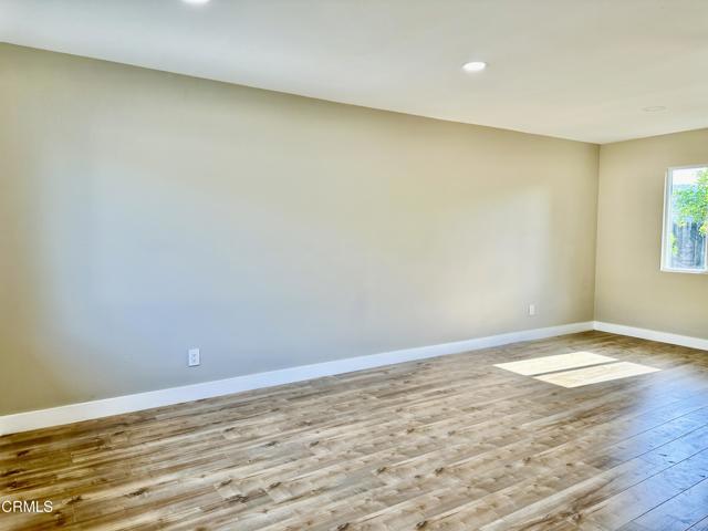 5063 Cypress Lane, Ventura CA: https://media.crmls.org/mediaz/3fd18eed-49f9-4309-9023-650be713c3ce.jpg