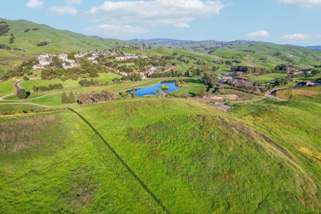 1339 Terra Vista Court, Milpitas CA: https://media.crmls.org/mediaz/3fd1e619-38cb-45f7-bcbb-6d2df44033f6.jpg