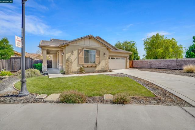 8275 Brookhaven Cir, Discovery Bay CA: https://media.crmls.org/mediaz/3fd23f6b-5bee-4439-94c3-7c3c1c2d4655.jpg