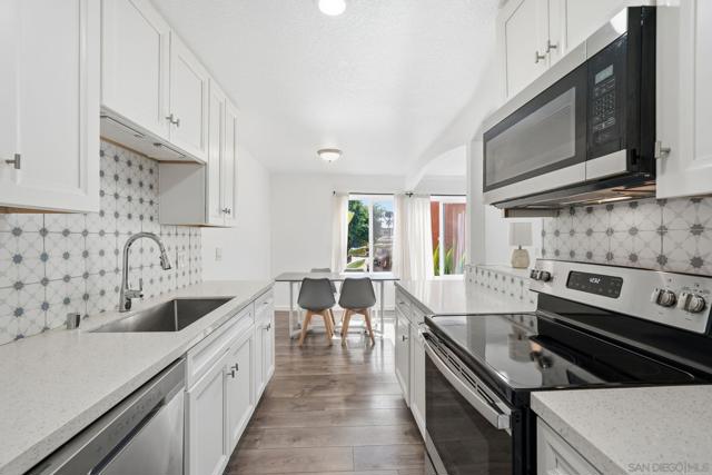 1687 Pentecost Way, San Diego CA: https://media.crmls.org/mediaz/3fd255fc-f8cb-4836-924e-58c6dbdebacc.jpg