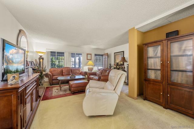 6065 Nancita Ct, San Diego CA: https://media.crmls.org/mediaz/3fd25bcc-06dd-48d0-bb4a-379aa6629064.jpg