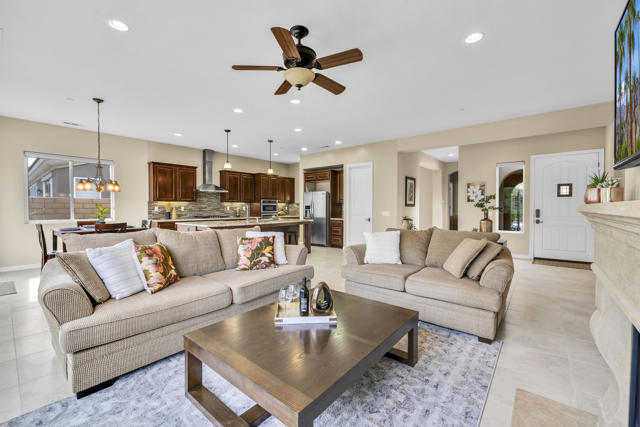 57816 Barristo Circle, La Quinta CA: https://media.crmls.org/mediaz/3fd2a3dd-33ce-4b40-b3d1-3680b168f0b0.jpg