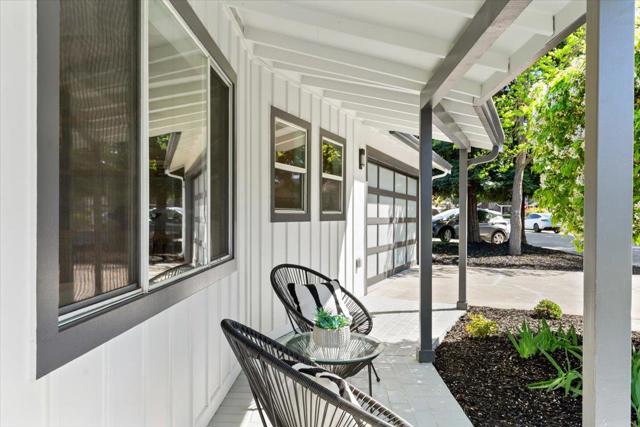 15640 Gardenia Way, Los Gatos CA: https://media.crmls.org/mediaz/3fd2afbd-a709-4c05-8506-3d3356fb957b.jpg