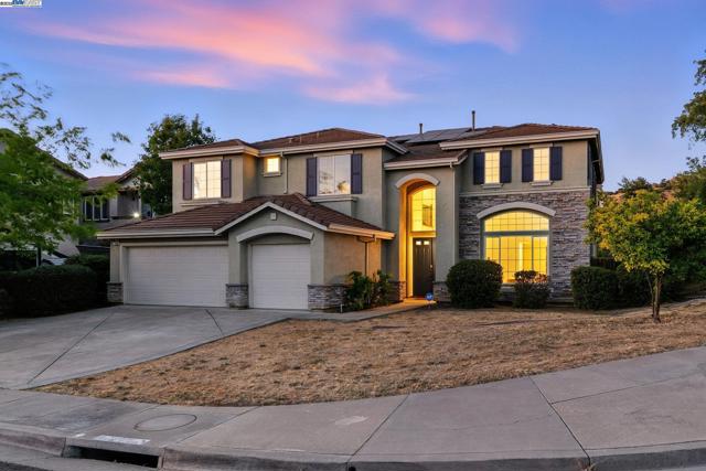 3909 Danbury Way, Fairfield CA: https://media.crmls.org/mediaz/3fd2e3fe-337a-4769-a367-921d8bb50795.jpg