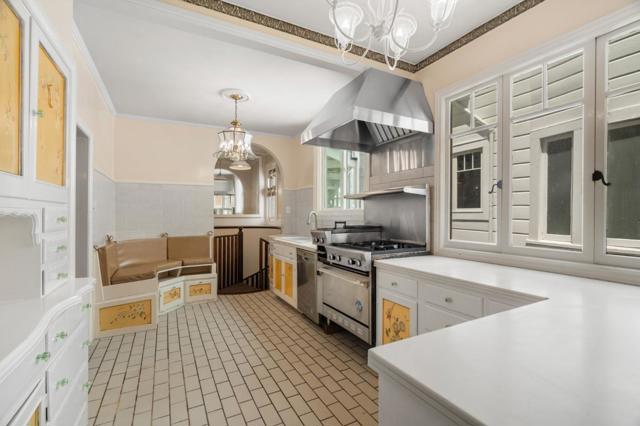 36333635 Webster Street, San Francisco CA: https://media.crmls.org/mediaz/3fd2eb14-d67b-414c-9c4a-51e4de336436.jpg