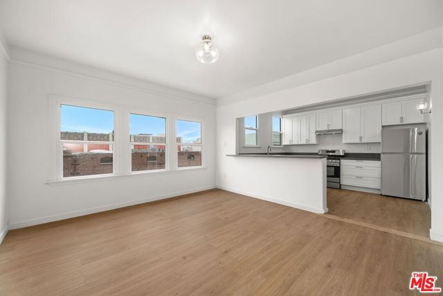 1912 7th Avenue, Los Angeles CA: https://media.crmls.org/mediaz/3fd32ecb-c819-4def-be76-a6c4f6e0f3a9.jpg