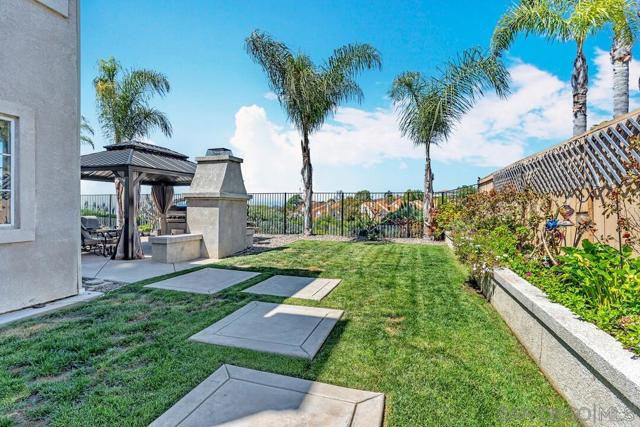 4252 Alta Vista Court, Oceanside CA: https://media.crmls.org/mediaz/3fd518d3-bc0d-4764-bfe1-6dfa4e2028d2.jpg