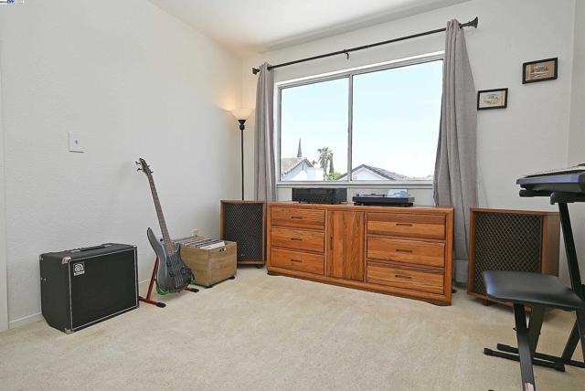 4525 Wolverine Way, Antioch CA: https://media.crmls.org/mediaz/3fd5e507-56ba-43fa-9697-be0f5f962ecf.jpg