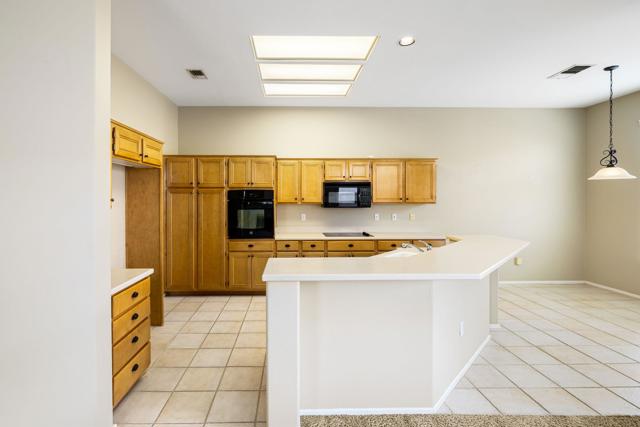 78462 Palm Tree Avenue, Palm Desert CA: https://media.crmls.org/mediaz/3fd6ed0b-49fb-4811-8781-f6223794b2b0.jpg