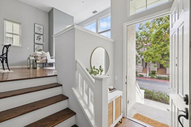 206 Village Lane, Foster City CA: https://media.crmls.org/mediaz/3fd73be0-9f8b-4b86-8648-eb0025066298.jpg
