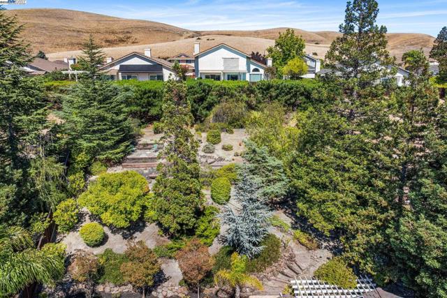 639 Canyon Crest Rd East, San Ramon CA: https://media.crmls.org/mediaz/3fd858e2-ad07-4f4d-a62c-83e18e9efb74.jpg