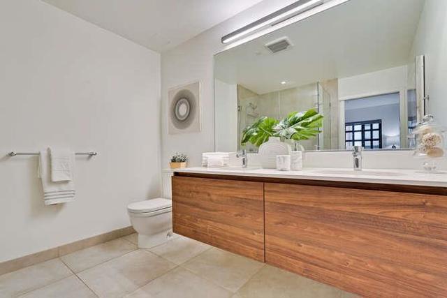 815 Tennessee Street, San Francisco CA: https://media.crmls.org/mediaz/3fd9254a-e0ba-4e9c-9180-730d93659204.jpg