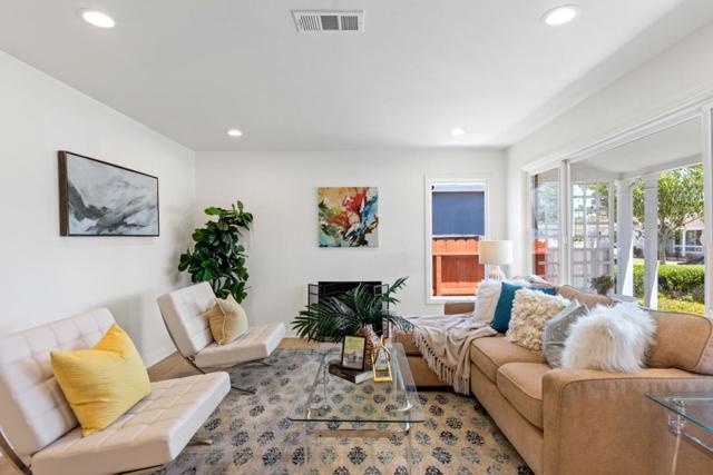 1032 Toyon Drive, Burlingame CA: https://media.crmls.org/mediaz/3fd92daa-88da-429c-90af-338f96286921.jpg