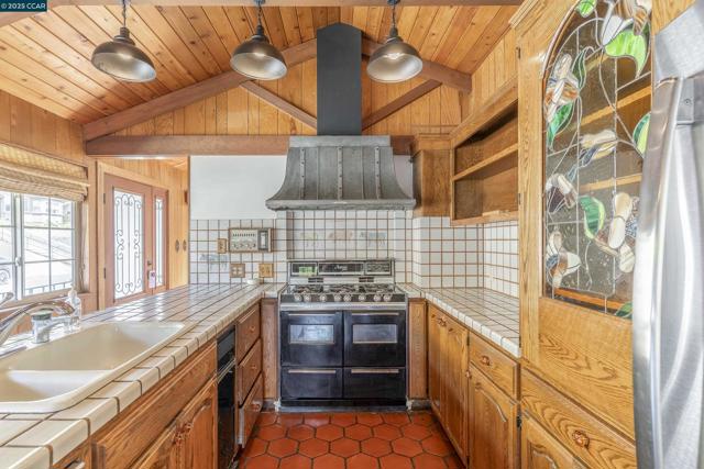 6180 HILLSIDE DRIVE, El Sobrante CA: https://media.crmls.org/mediaz/3fd9be8d-6a47-4357-9955-8b7137c958f5.jpg