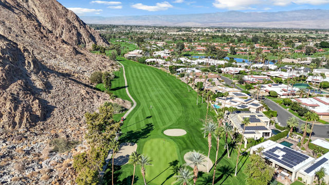 77690 Seminole Rd, Indian Wells CA: https://media.crmls.org/mediaz/3fd9bef4-d9b4-4d1b-afe6-ee713684e723.jpg