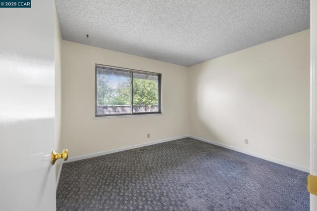 5571 Sepulveda Ct, Concord CA: https://media.crmls.org/mediaz/3fd9fc09-2285-449e-bd2f-84ad0a6e1eb3.jpg