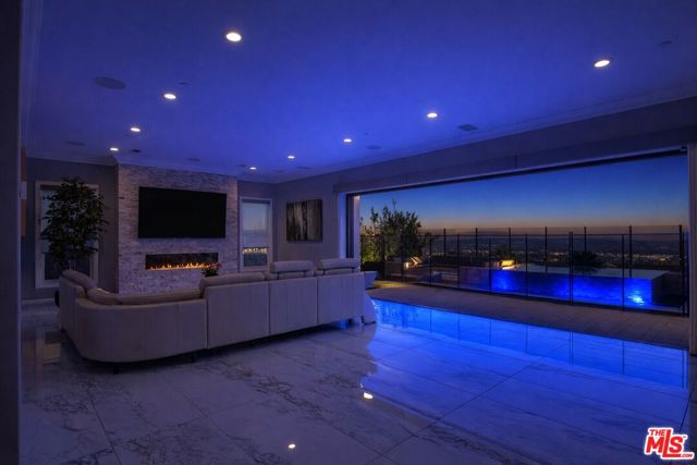 20254 Liverpool Way, Porter Ranch CA: https://media.crmls.org/mediaz/3fda34e2-884c-4e3a-890a-d4b7339fe9cf.jpg