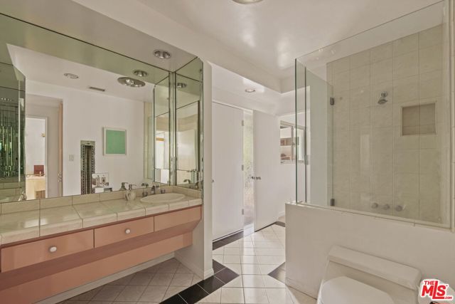 8630 Allenwood Road, Los Angeles CA: https://media.crmls.org/mediaz/3fda3fa5-96c8-458b-afae-9a1f90fe8dc1.jpg