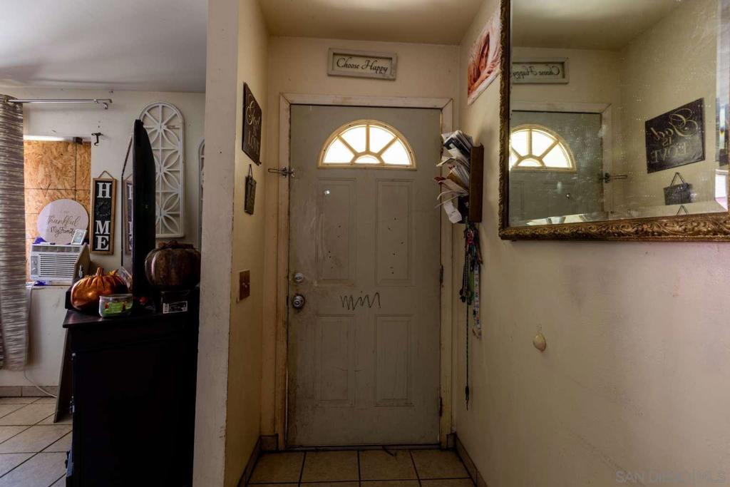 https://media.crmls.org/mediaz/3fdaaa11-db29-48b7-9962-1601bca450f9.jpg?preset=X-Large