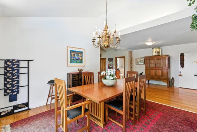 3795 Ralston Avenue, Hillsborough CA: https://media.crmls.org/mediaz/3fdae460-b4b8-468b-85ea-8772214e476d.jpg