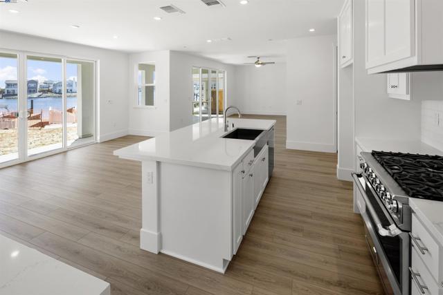 101 Sea Gate Place, Bethel Island CA: https://media.crmls.org/mediaz/3fdb450b-48fc-4c63-8ce7-c7cfa7130ce5.jpg