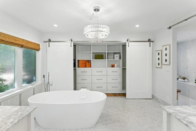 810 Glencrag Way, Woodside CA: https://media.crmls.org/mediaz/3fdba216-5d7d-4124-b8a9-312dae6f69b0.jpg