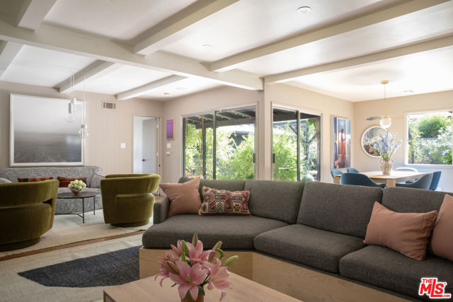 8427 Oswego Street, Sunland CA: https://media.crmls.org/mediaz/3fdbb1a0-9dad-4fdc-a0db-e1f613d2a9b0.jpg