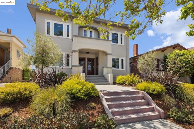 747 St, Oakland CA: https://media.crmls.org/mediaz/3fdc2bb2-2e81-4405-bb89-72d2bf06b001.jpg