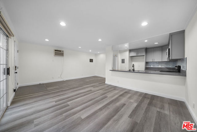 20930 Parthenia Street, Canoga Park CA: https://media.crmls.org/mediaz/3fdcae04-f792-436c-b431-07b1bb67f76f.jpg