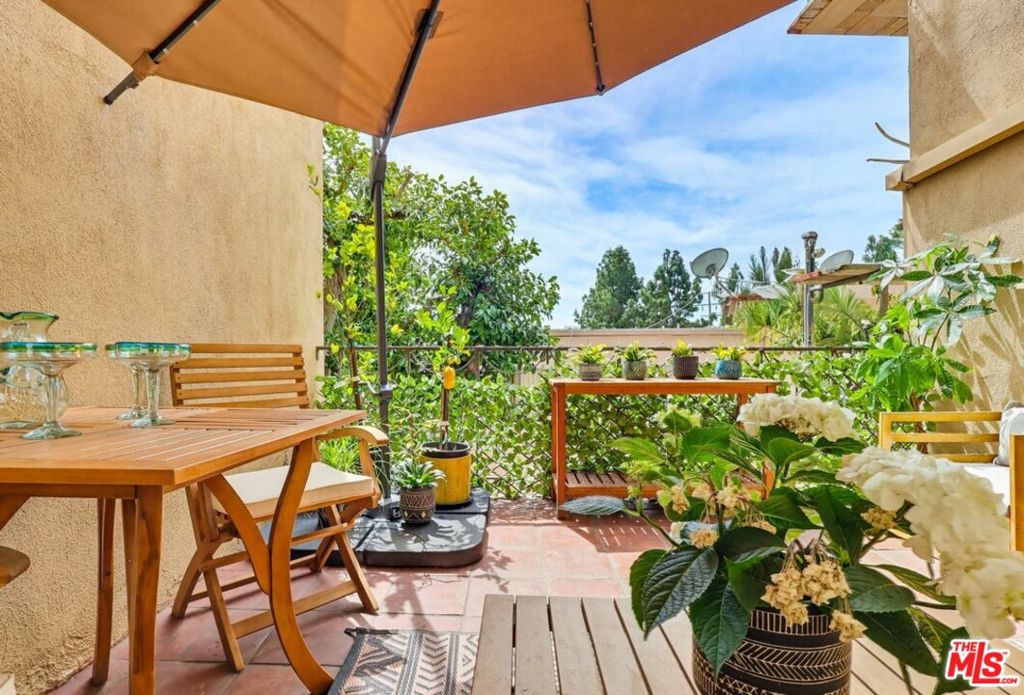 100 Palm Avenue #100