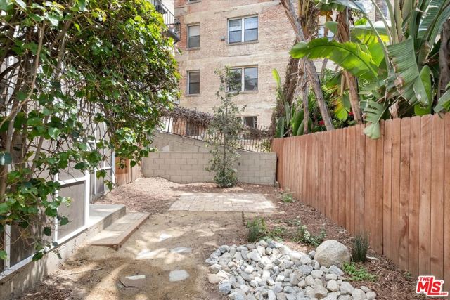 6612 Emmet Terrace, Los Angeles CA: https://media.crmls.org/mediaz/3fdce83d-1c2a-46b1-847c-d0d5b0d45608.jpg