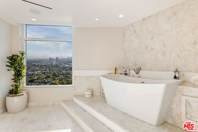 1 Century Drive, Los Angeles, California 90067, 2 Bedrooms Bedrooms, ,3 BathroomsBathrooms,Condominium,For Sale,Century,24399421