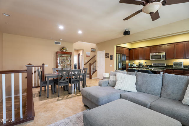 Detail Gallery Image 9 of 18 For 3123 N Oxnard Bld, Oxnard,  CA 93036 - 4 Beds | 3 Baths