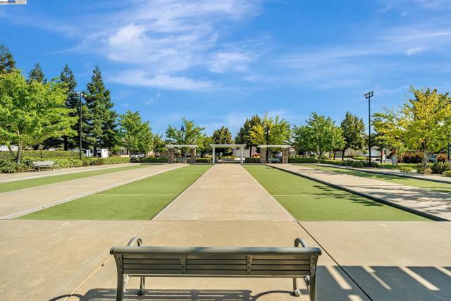 2453 Gardenstone Pl, Manteca CA: https://media.crmls.org/mediaz/3fddd31e-0c5e-4c0b-b6f9-9e5caadbf818.jpg