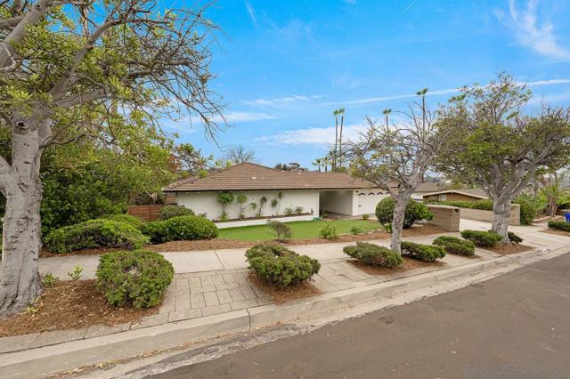 5435 Del Cerro Blvd, San Diego CA: https://media.crmls.org/mediaz/3fde3fdc-3840-42df-b551-4657f2a89960.jpg