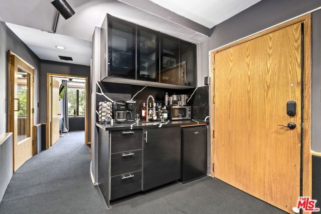 5940 Manola Way, Los Angeles CA: https://media.crmls.org/mediaz/3fde5b76-f732-4ad3-a55c-83480065cf26.jpg