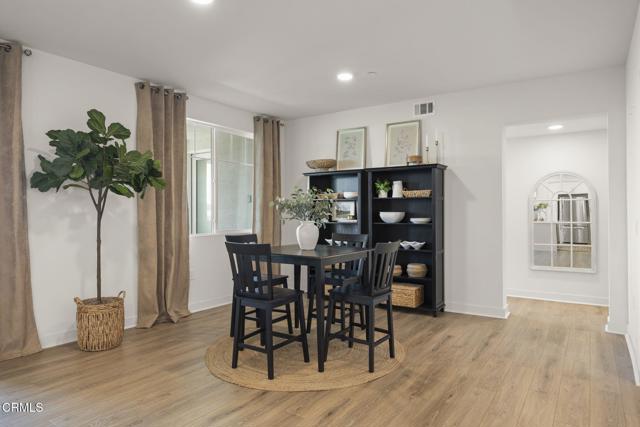 2870 Wagon Wheel Road, Oxnard CA: https://media.crmls.org/mediaz/3fdedc57-75a3-4032-b305-5d2bfba780b4.jpg