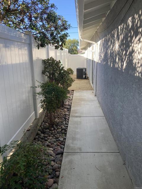 11007 Larkridge Street, Santee CA: https://media.crmls.org/mediaz/3fdf5680-db4b-4219-ba79-3015a45e9b60.jpg