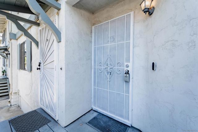4847 Parks Ave, La Mesa CA: https://media.crmls.org/mediaz/3fdf7294-02dd-46d7-b619-f334ba8517c0.jpg