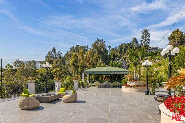 761 Bel Air Road, Los Angeles CA: https://media.crmls.org/mediaz/3fdf8d00-6200-4575-a72b-e0a6efc7421a.jpg