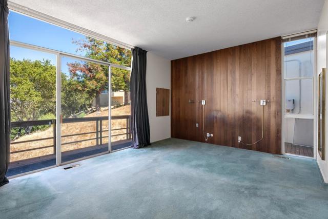 30 Pine Ridge Way, Portola Valley CA: https://media.crmls.org/mediaz/3fdf9da7-63f9-4a2a-8b3e-0fae3308cba5.jpg